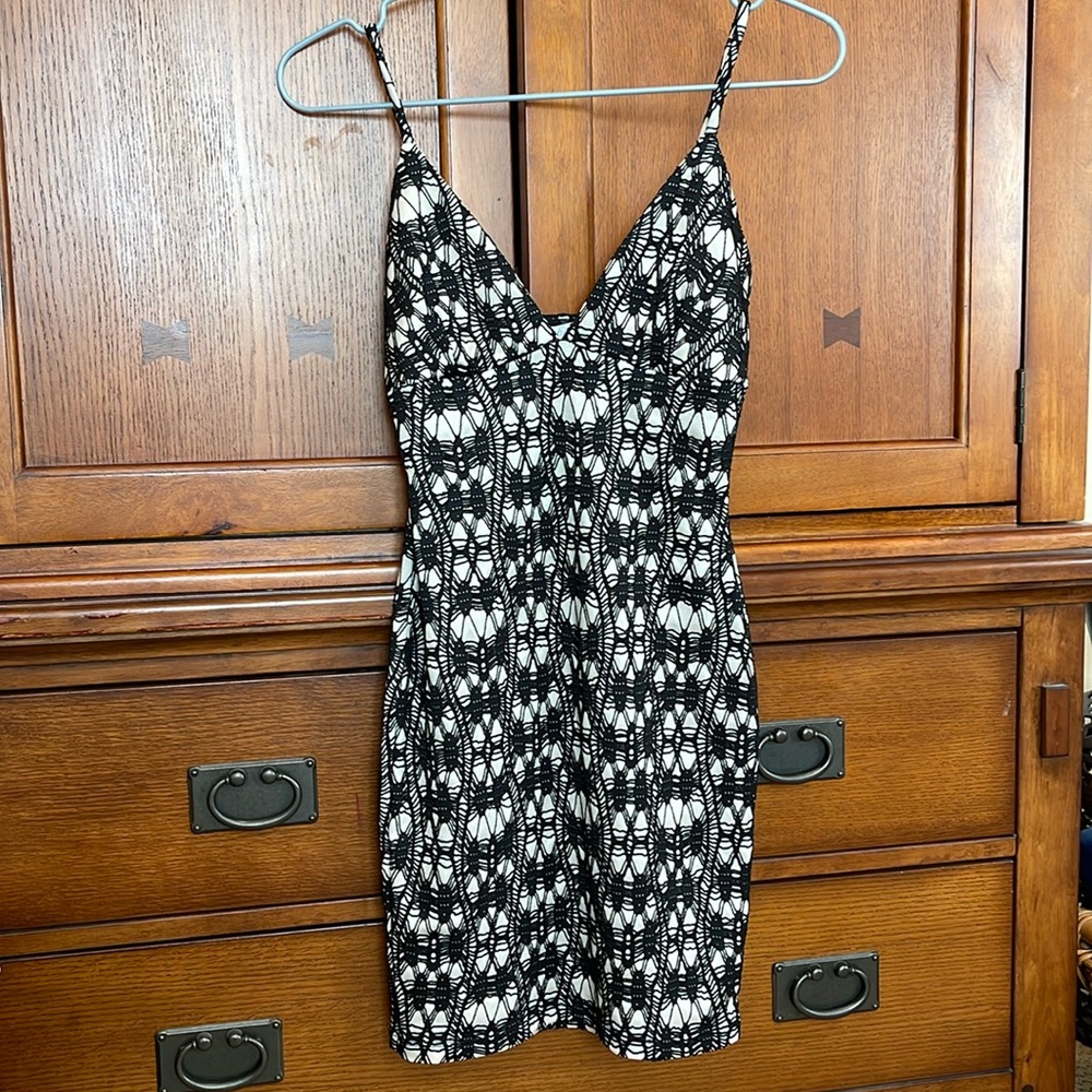 NEW Form Fitting Spaghetti Strap Dress (S) black & tan
